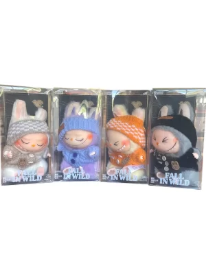 Muñeco coleccionable Labubu con ropa